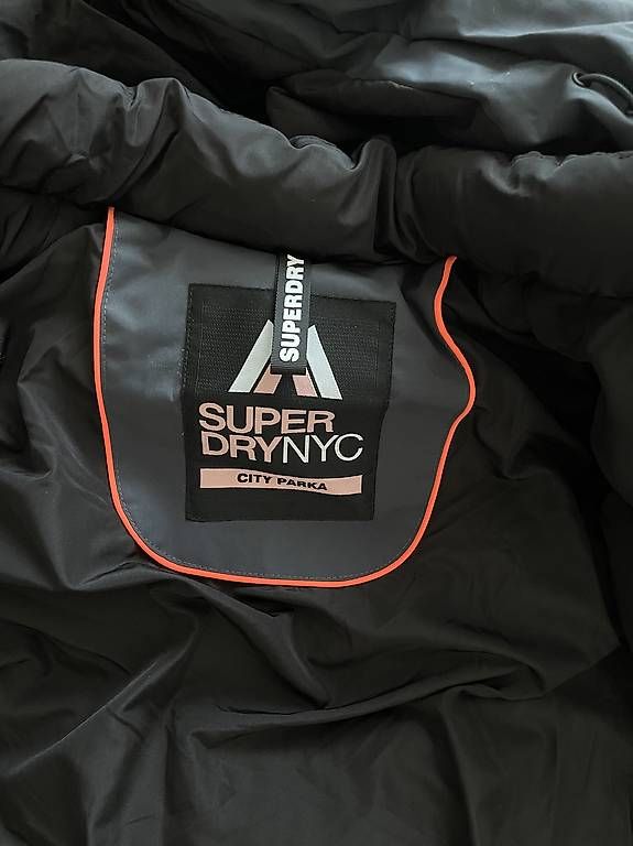 Superdry Jacken: Winterparka Damen – Gebraucht aus Berg SG von kat_5kws 3