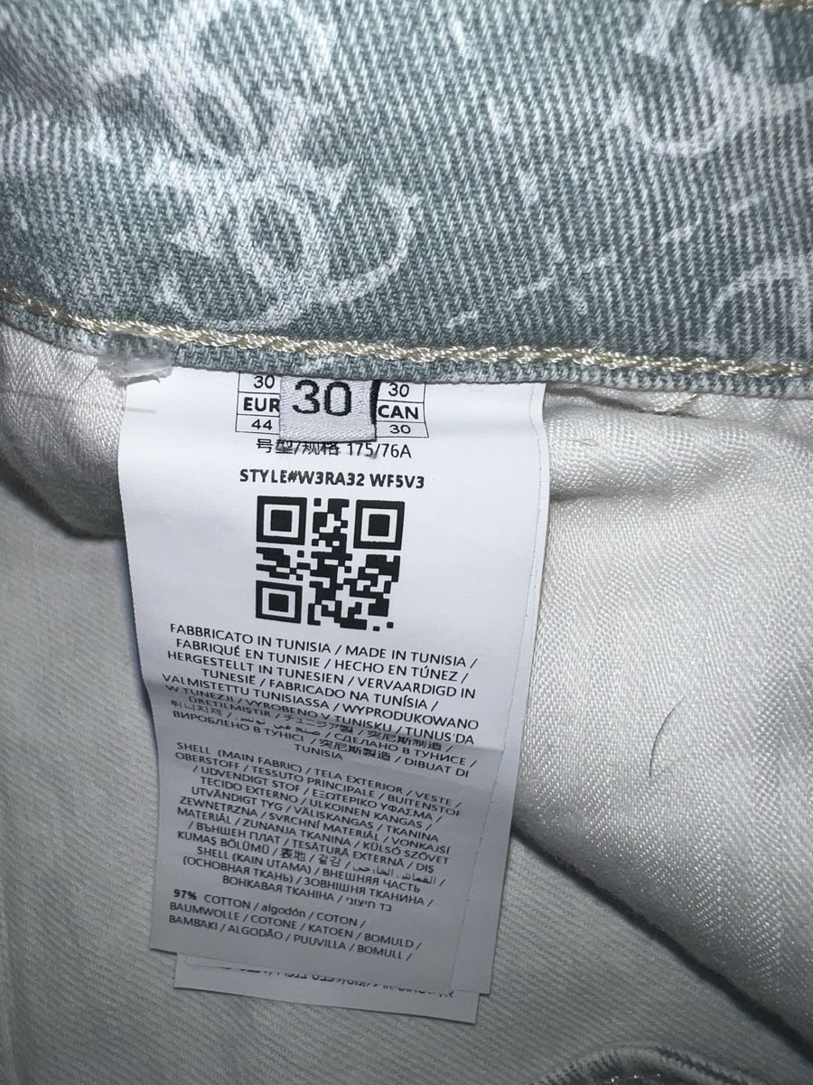 Guess Jeans: Guess Jeans, Straight High, Gr. 30 – Nuovo (secondo la descrizione) da Effretikon venduto da Briga.S. 3