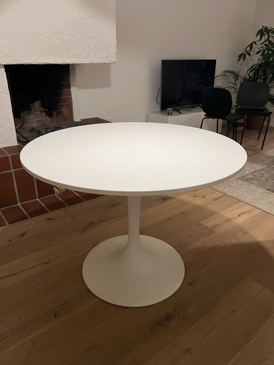 Ikea Tavoli: Round Dining Table, Round, Ikea Doksta, White, Good Condito – Usato da Zürich venduto da por_qv7w 1