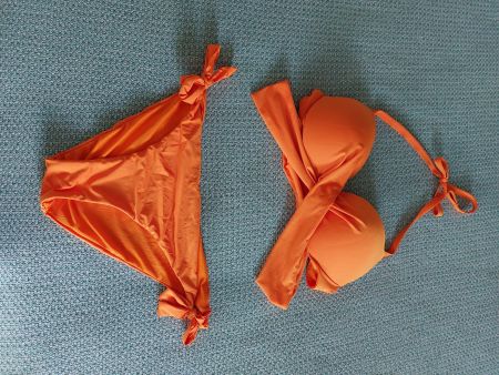 Calzedonia Triangel-Bikini mit Überkreuzdetail, neuwertig