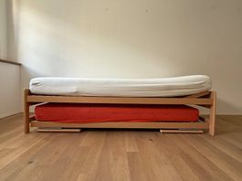Gästebett zum ausziehen inklusive Lattenrost und Matratzen