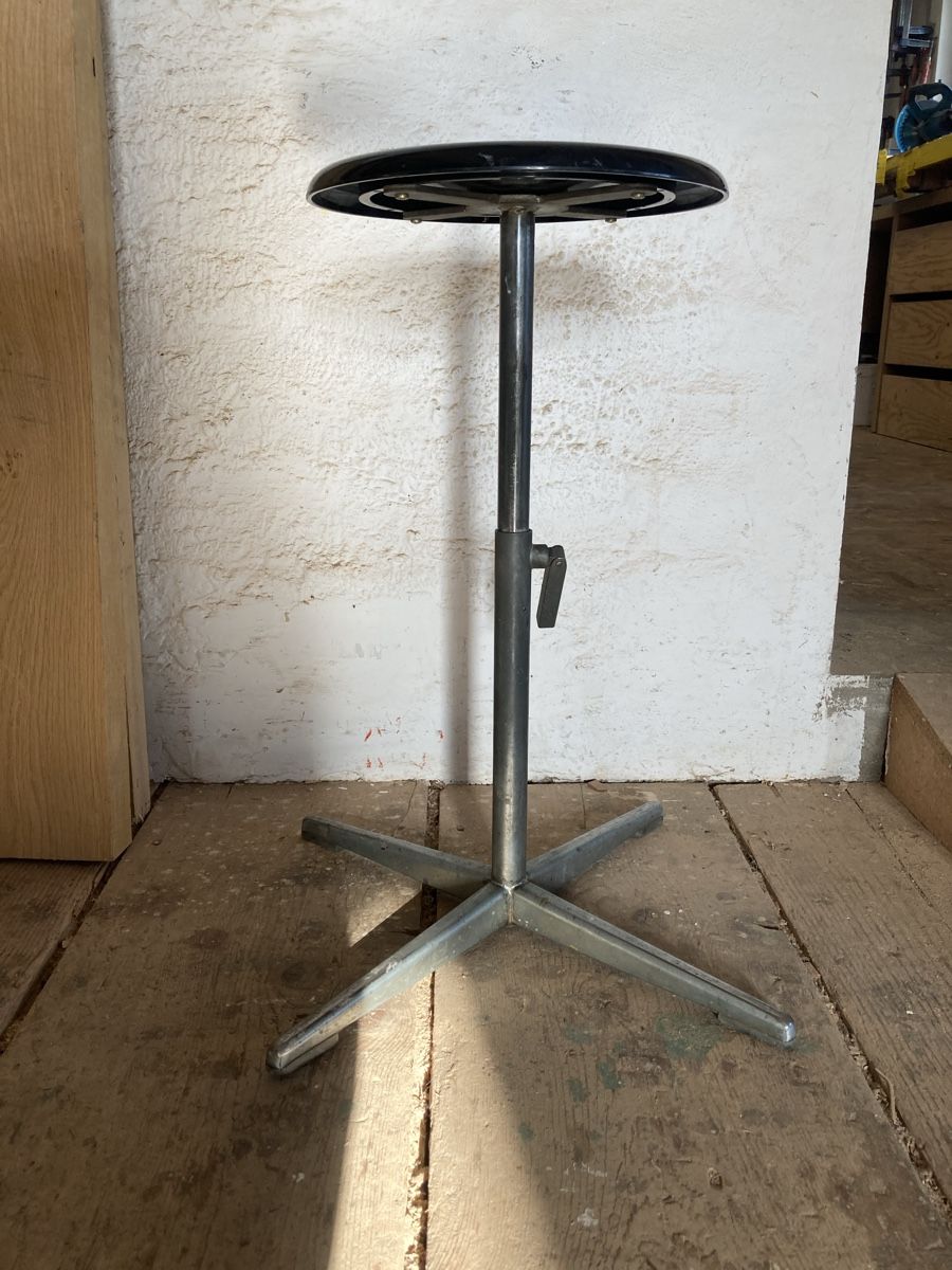 Hocker: HOCKER INDUSTRIE – Gebraucht aus Bottmingen von Surubi