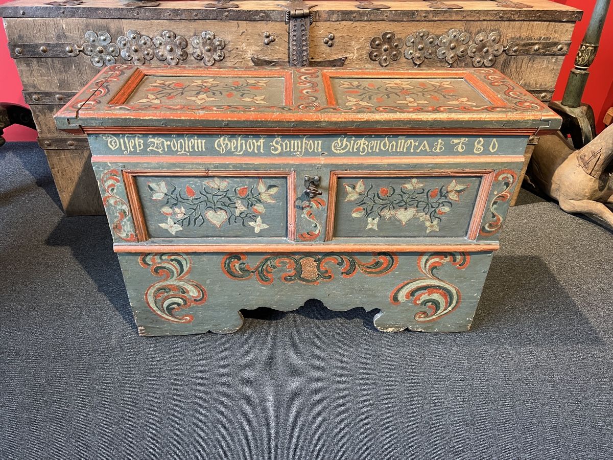 Cassapanche: Selten kleine Ostschweizer Truhe – Usato da Gossau SG venduto da Keller-Antiques