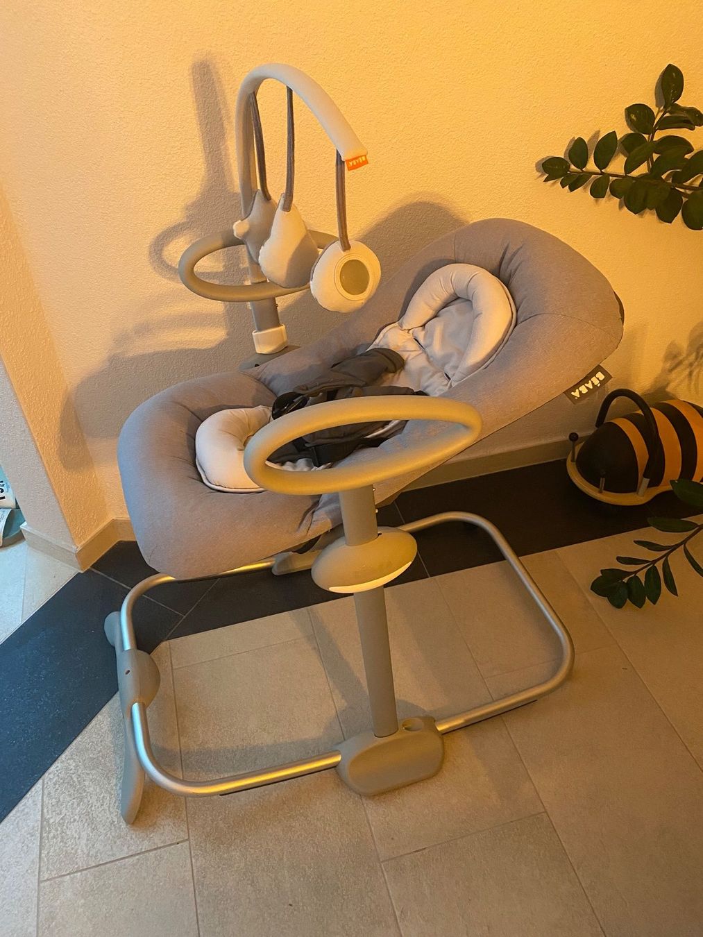 Béaba Sdraiette & Sdraiette a dondolo: Babywippe Beaba Up & Down grau – Usato da Männedorf venduto da varucat 2