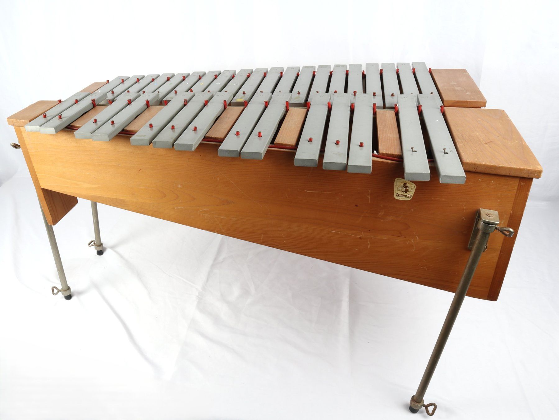 Musikinstrumente: STUDIO 49 Chromatisches Metallophon – Gebraucht aus Steinen von Restwert_Steinen 1