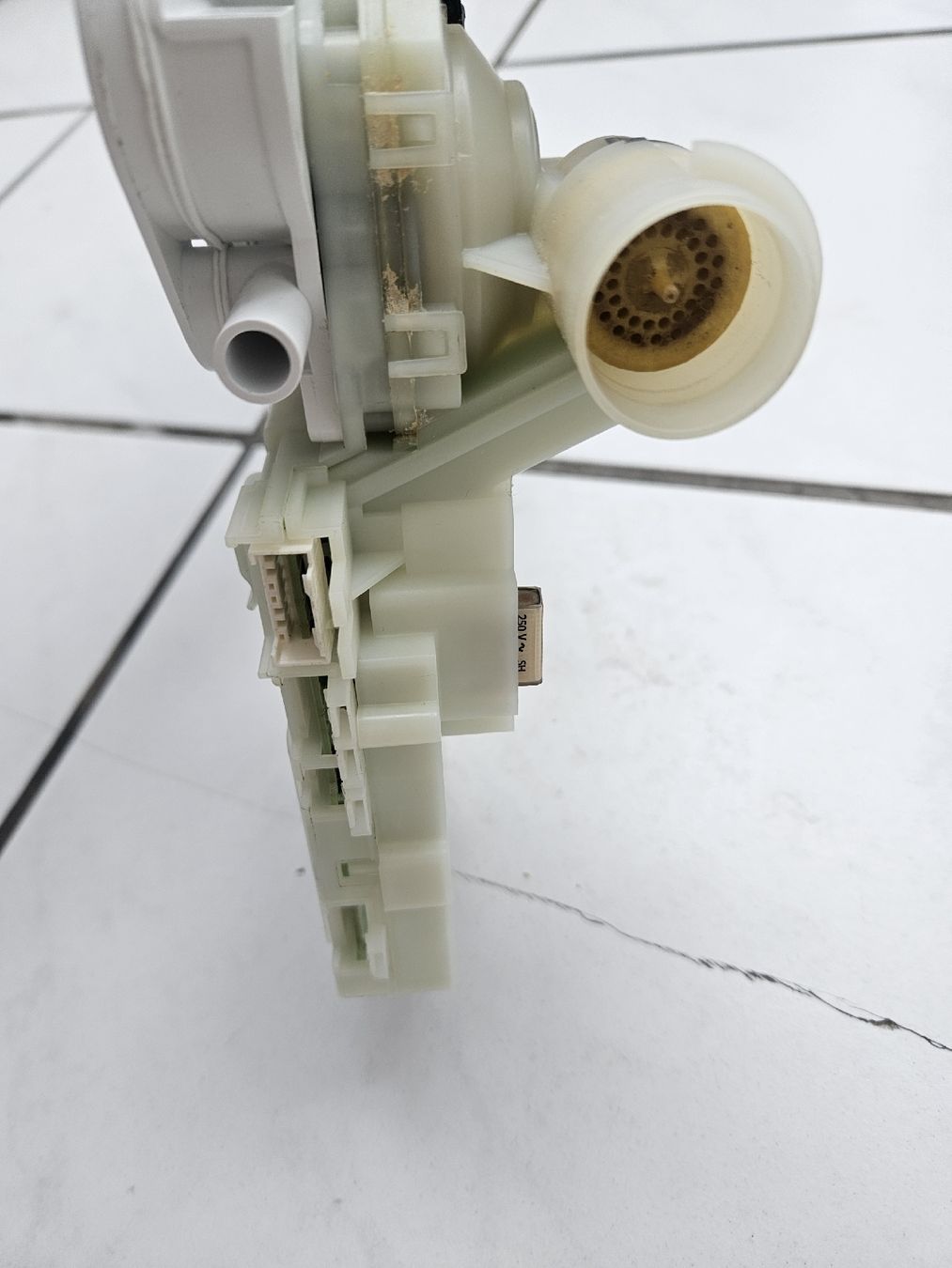 Miele Waschmaschinen: Gebrauchte Wasserweiche Waschmaschine – Defekt aus Schaffhausen von GreenApple212 4
