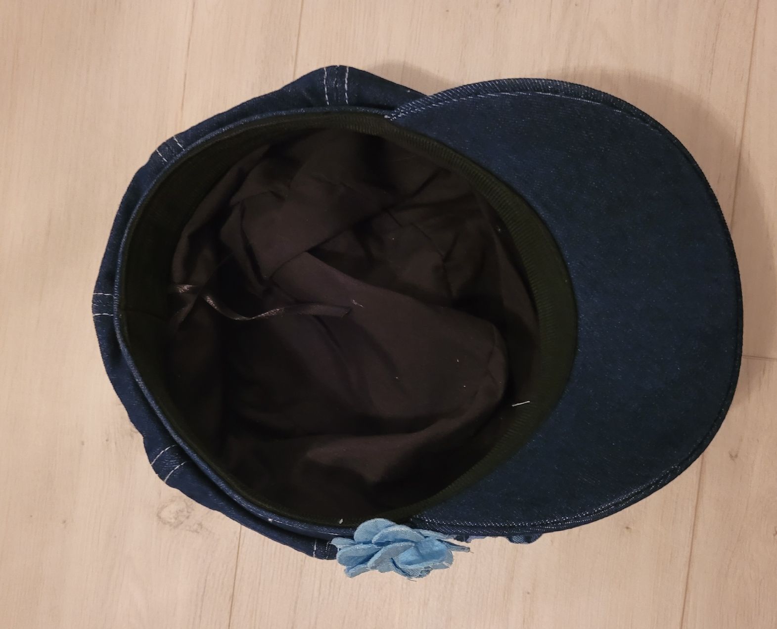 Copricapi, berretti & cappellini: Jeans Cap mit Blumen – Usato da Bünzen venduto da Milly32 3