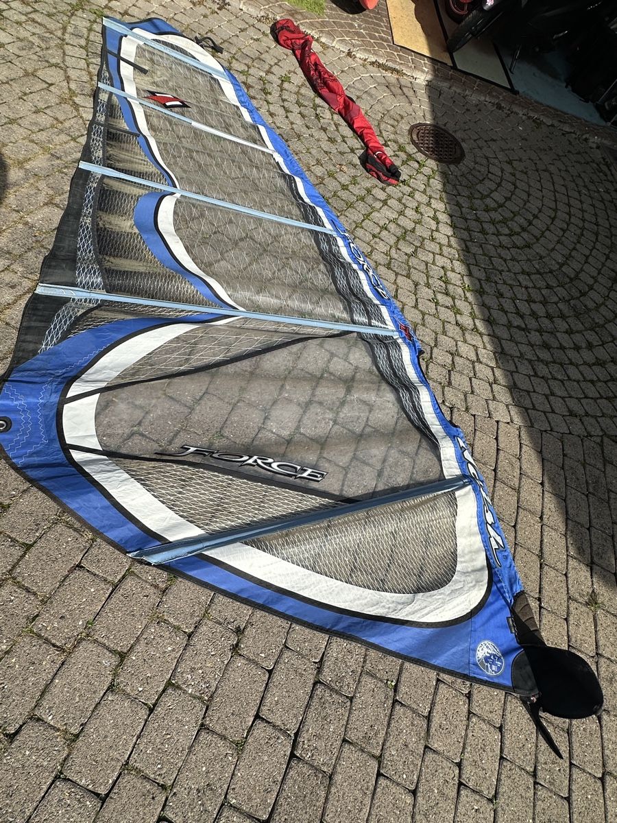Naish Surf: Windsurfsegel Naish Force 4.7qm – D'occasion à Adligenswil par th.hi