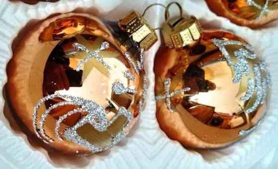 Tutte le decorazioni: Kugeln in Gold mit Glitzer - 5 Stück - – Nuovo e nell'imballaggio originale da Zürich venduto da 1-2-3-Kaufen 4
