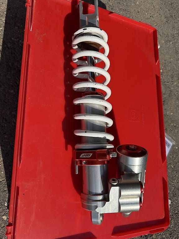 Sonstiges Fahrzeugzubehör: WP XACT PRO 8950 Stossdämpfer – Gebraucht aus Rüti ZH von Olivia0909 2