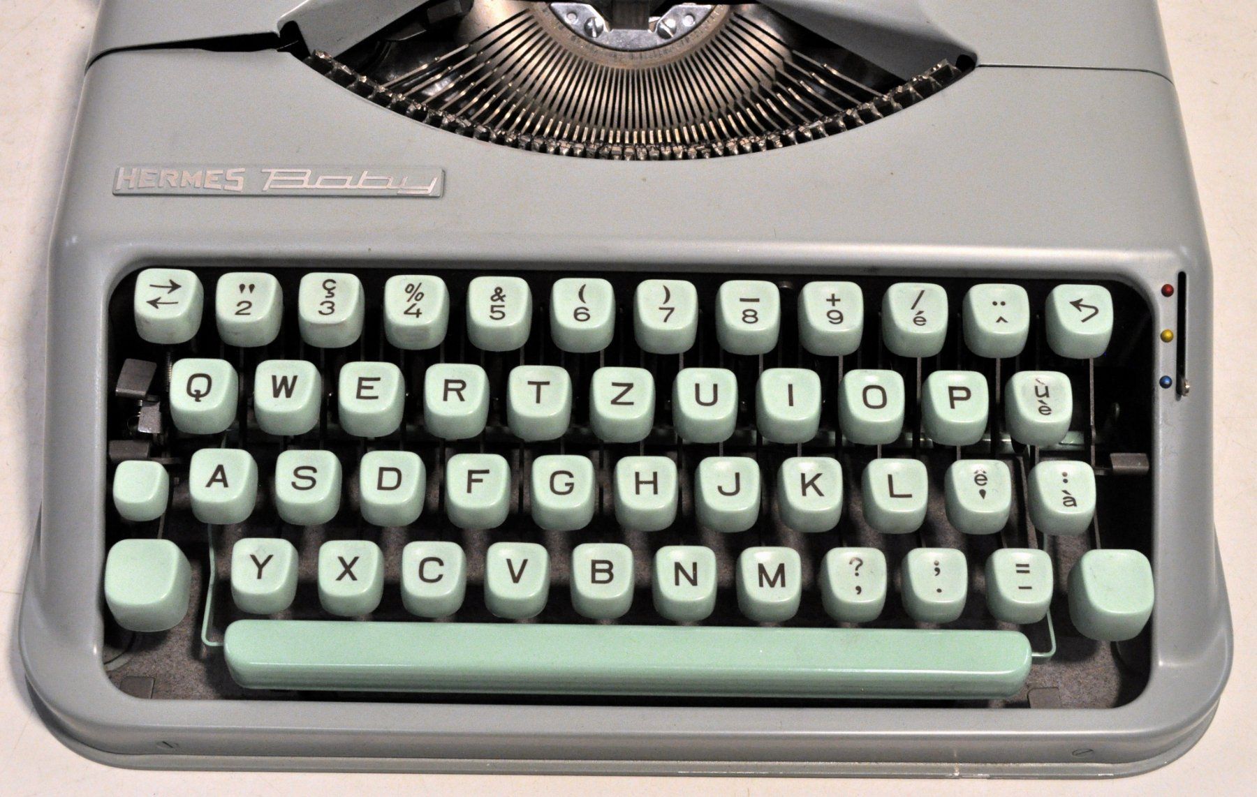 Hermès Macchine da scrivere: Machine à écrire vintage "Hermès Baby" – Usato da Neuchâtel venduto da Neuchatel 4
