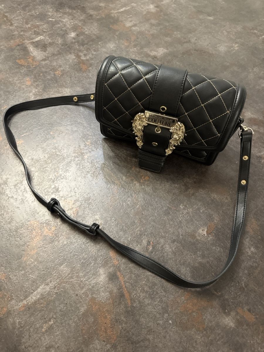 Versace Borse da donna: Versace Jeans Couture borsa nera, come nuova!  – Nuovo (secondo la descrizione) da  venduto da  1