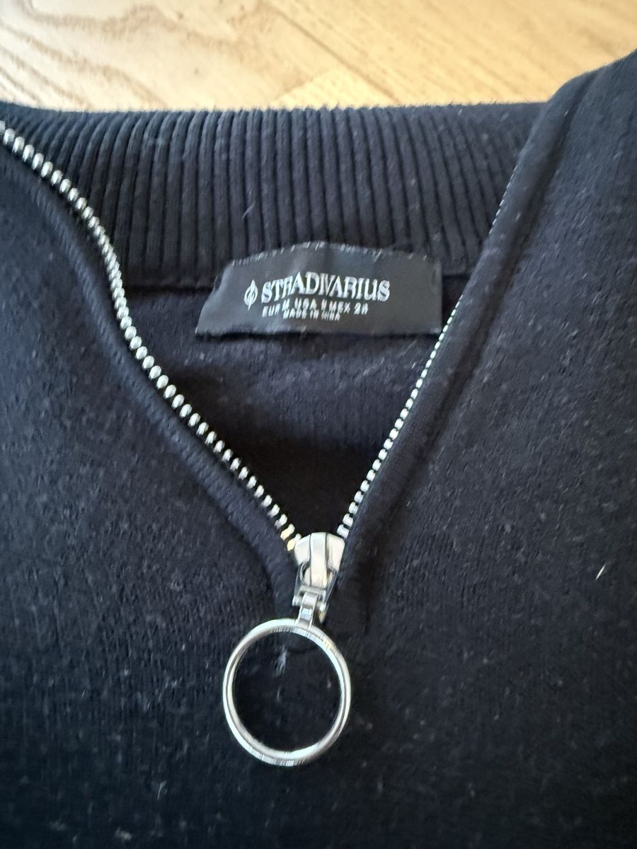 Stradivarius Pulls & Sweat-shirts: Damen Pullover s – D'occasion à Luzern par sydney01. 1