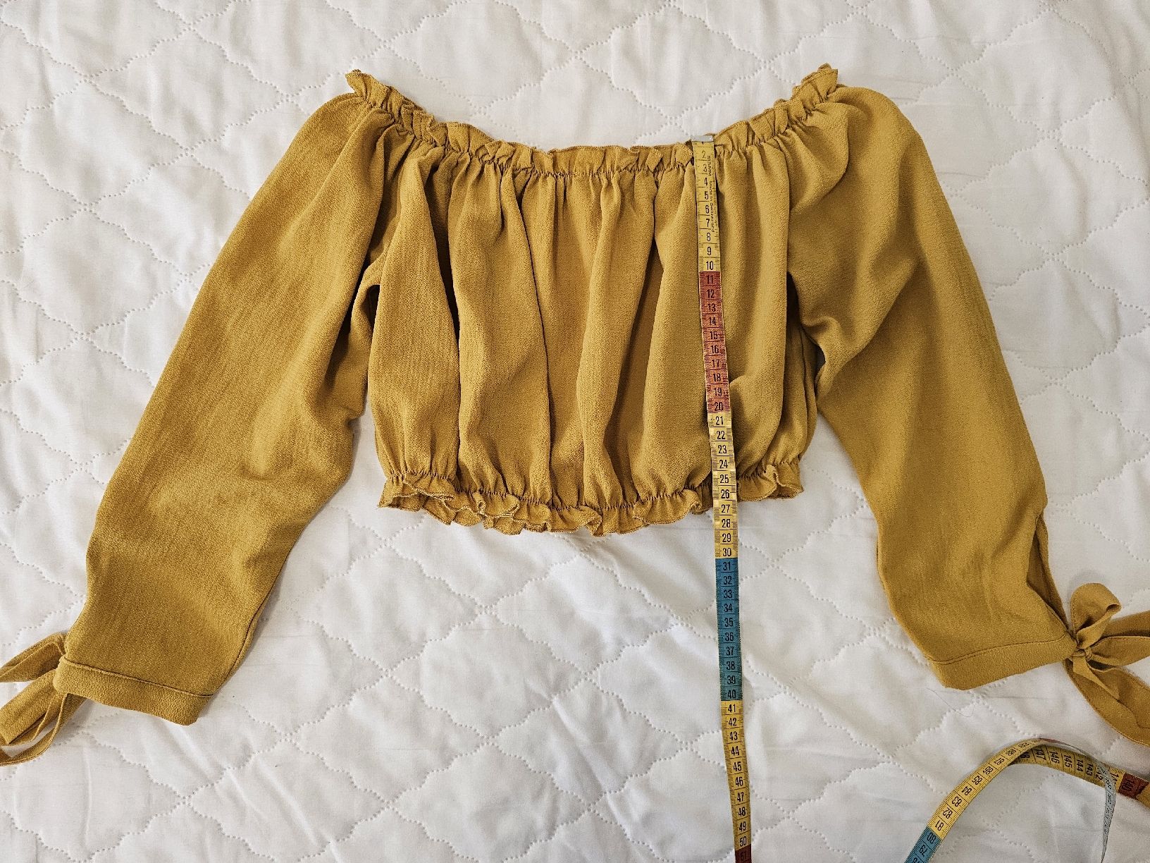 Top: Offshoulder Top – Usato da Steinmaur venduto da Kiki_m240