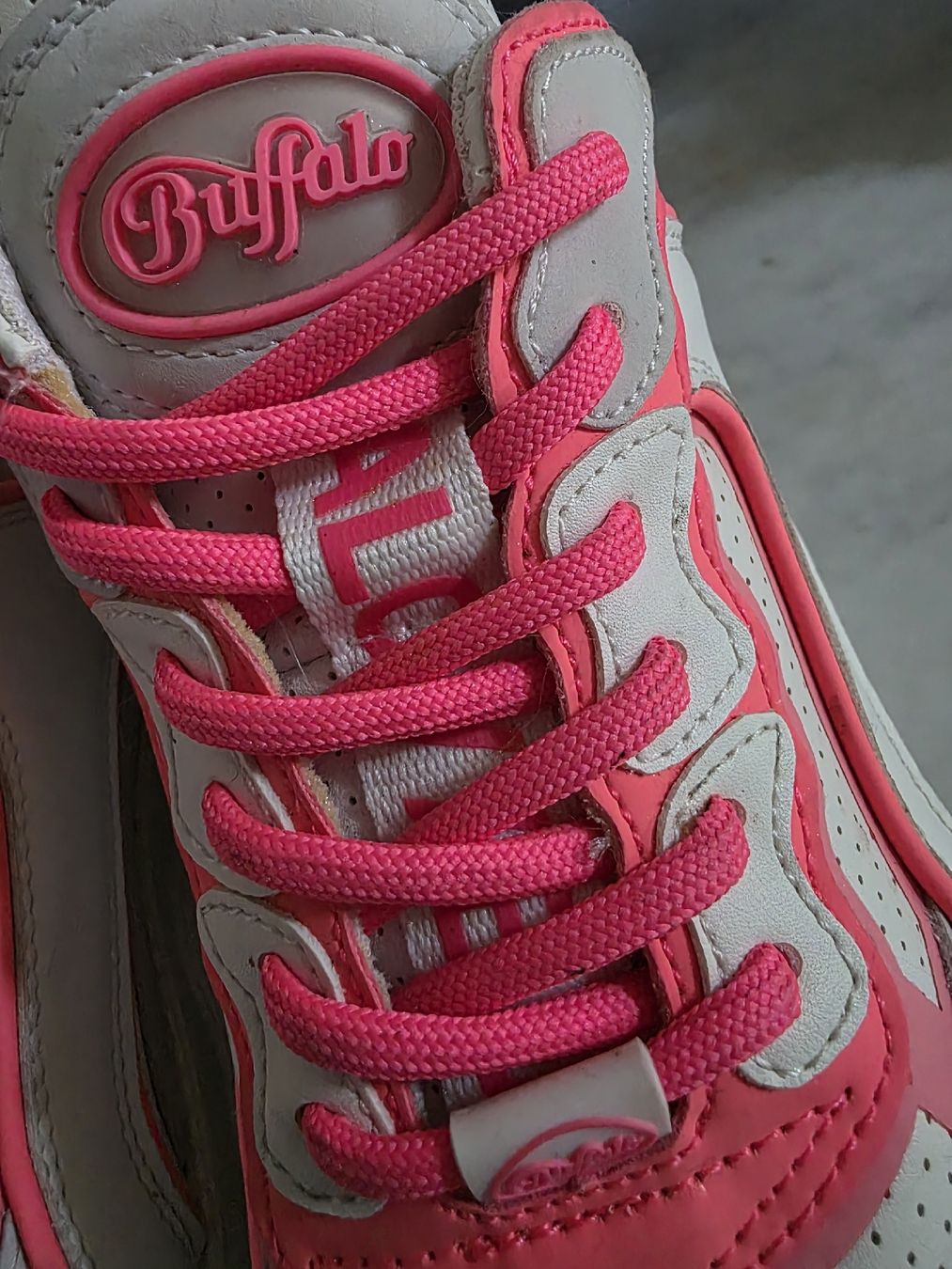 Buffalo Damenschuhe: BUFFALO Sneaker Grösse 38  – Gebraucht aus Sins von littlesunshine84