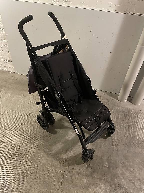 Carrozzine: Chicco Liteway Buggy / Kinderwagen  schwarz – Usato da Basel venduto da sts82