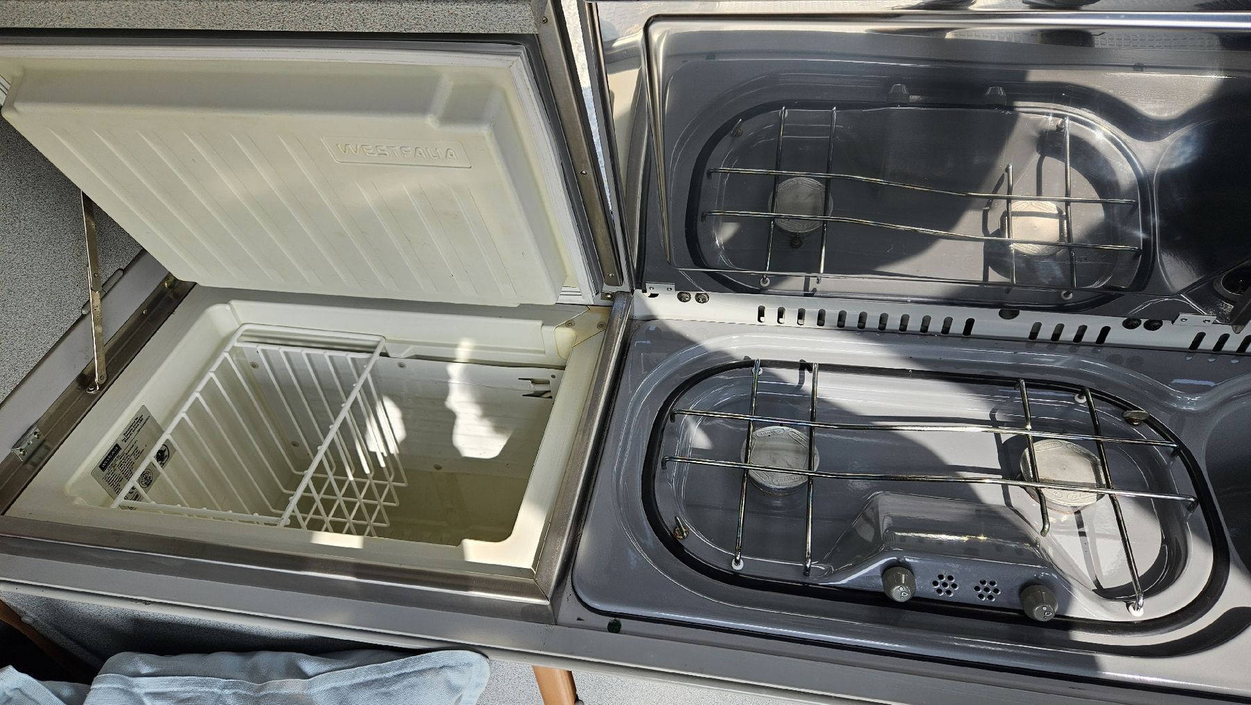 VW Veicoli da campeggio: VW T4 California – Usato da Buttwil venduto da Ripcurl55 7