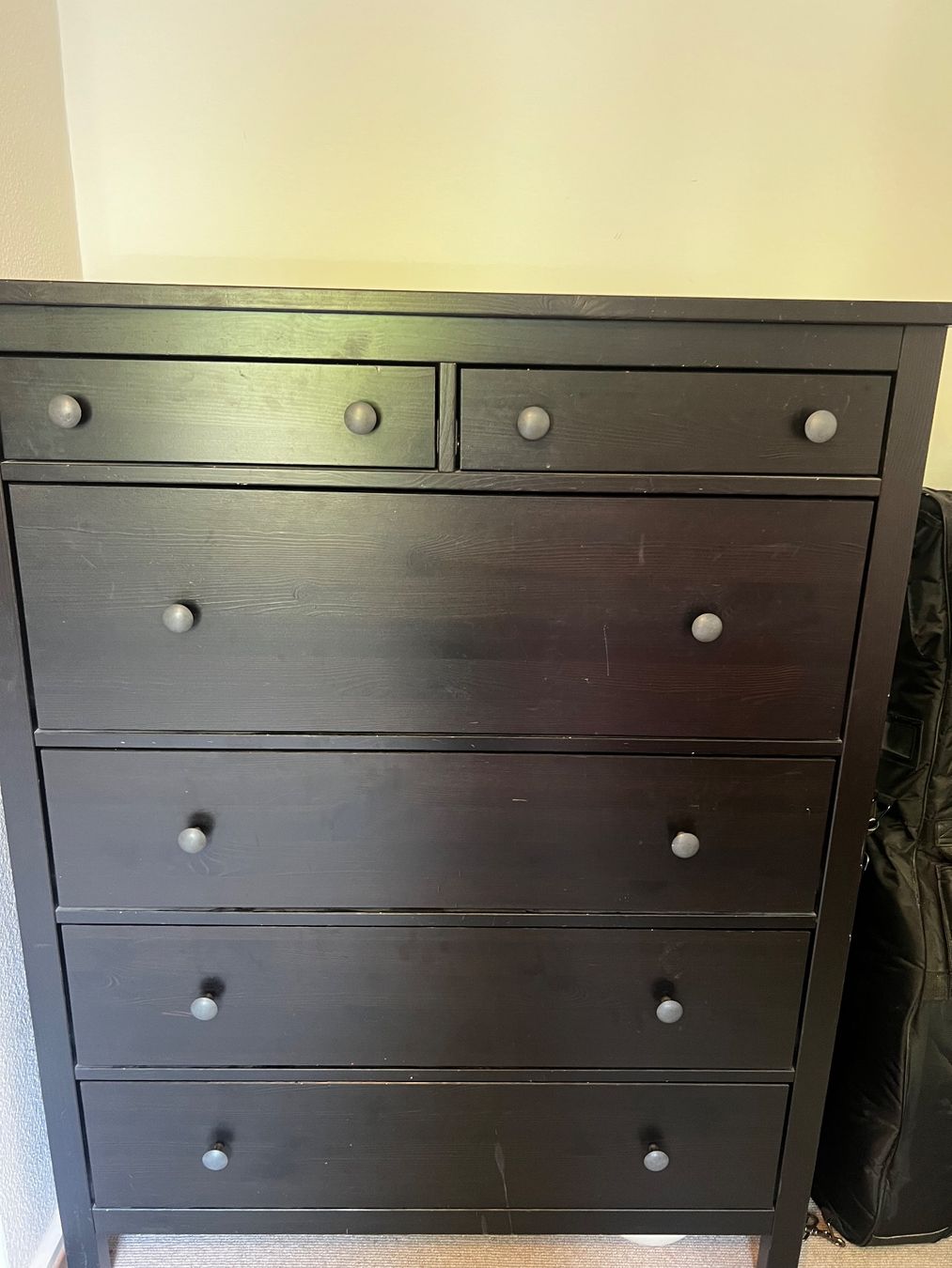 Ikea Cassettiere: Schöne, dunkle HEMNES Kommode von Ikea mit 6 Schubladen – Usato da Basel venduto da nad_m5bh 2