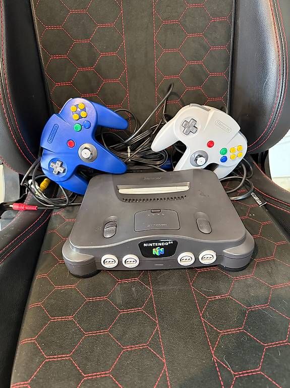 Nintendo Consoles: Nintendo 64 – D'occasion à Le Brassus par pau_6yqn