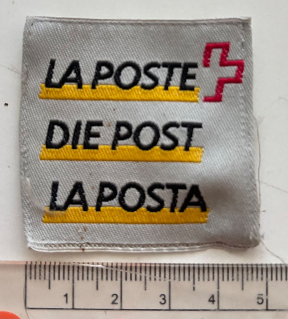 Toppe: Ecusson brodé - La Poste / Die Post / La Posta – Usato da Neuchâtel venduto da gefdeneuch 2