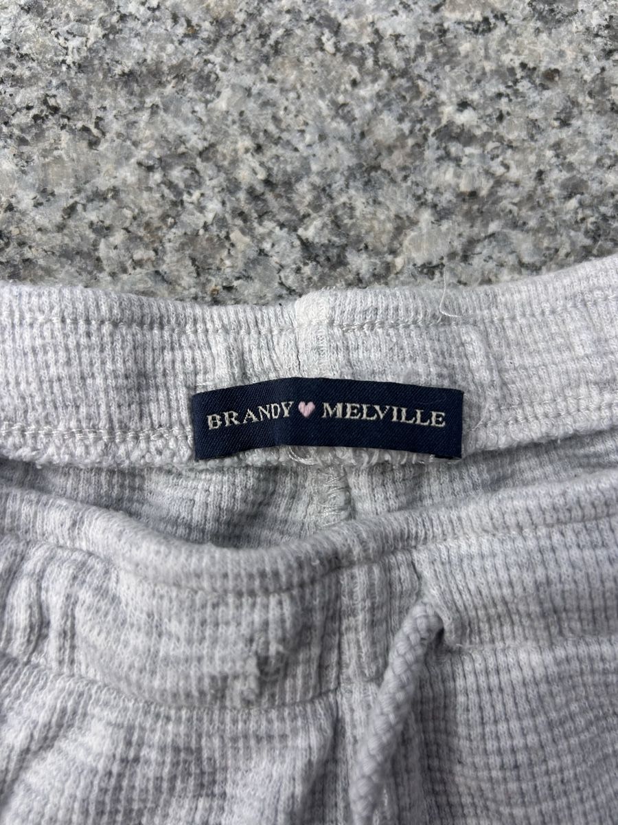 Brandy Melville Jupes: Mini short gris brandy Melville – Neuf (Voir description) à Troinex par ale_95jr 2