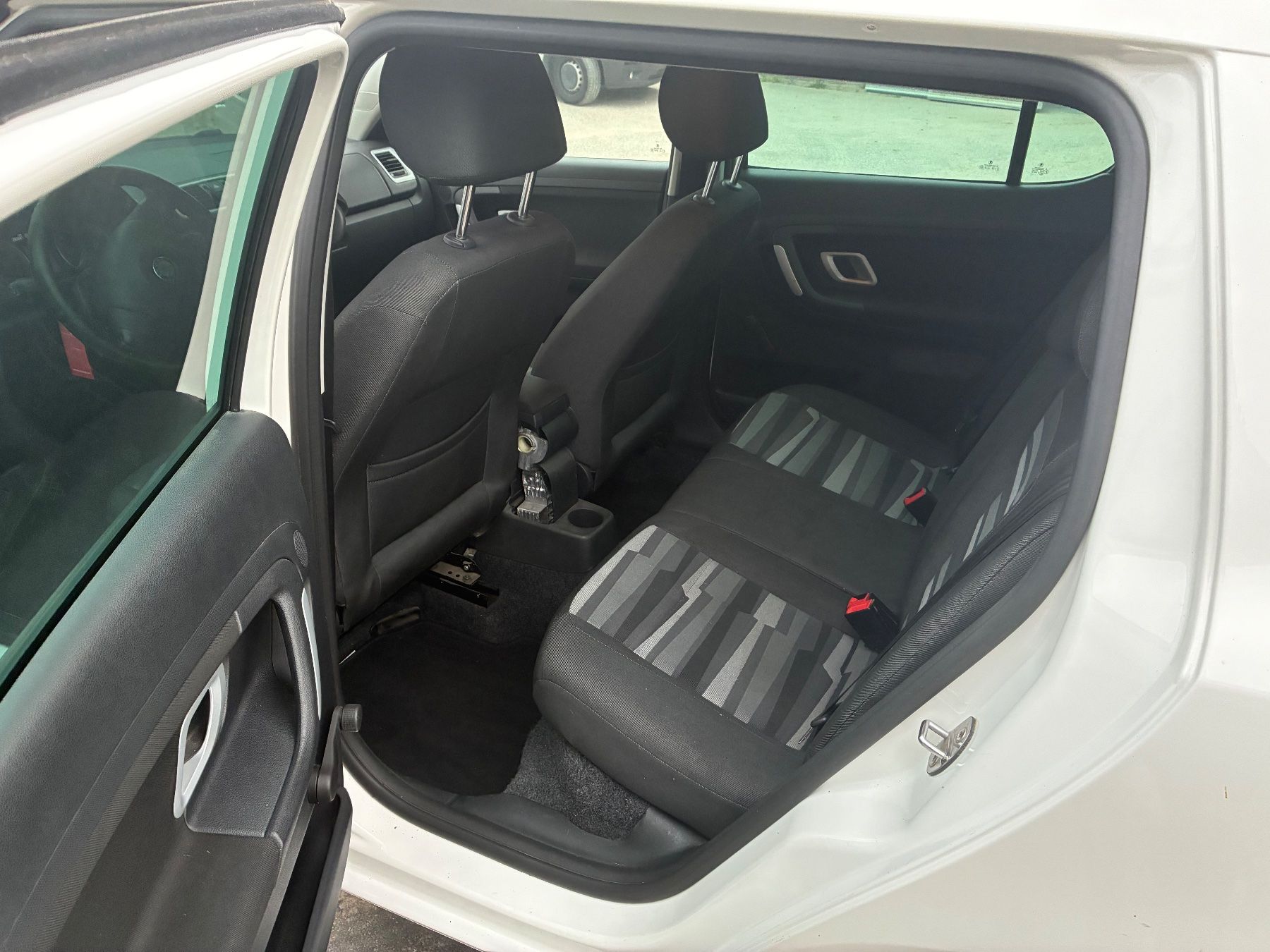 Skoda Autos: Skoda fabia 1.6 – D'occasion à Hasle par Himmel73 8