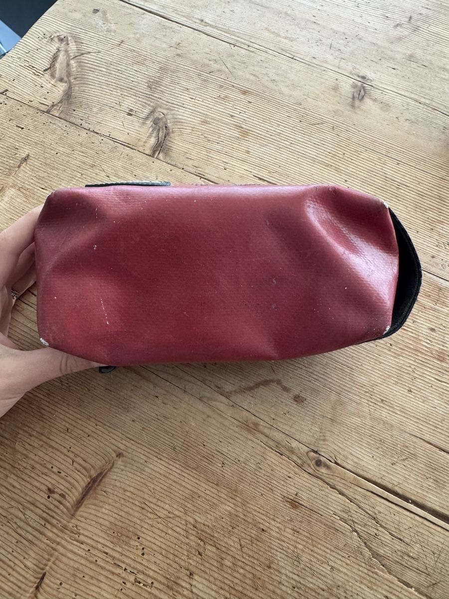 Freitag Astucci : Freitag Cosmetic Bag  – Usato da Zürich venduto da ann_v792 2