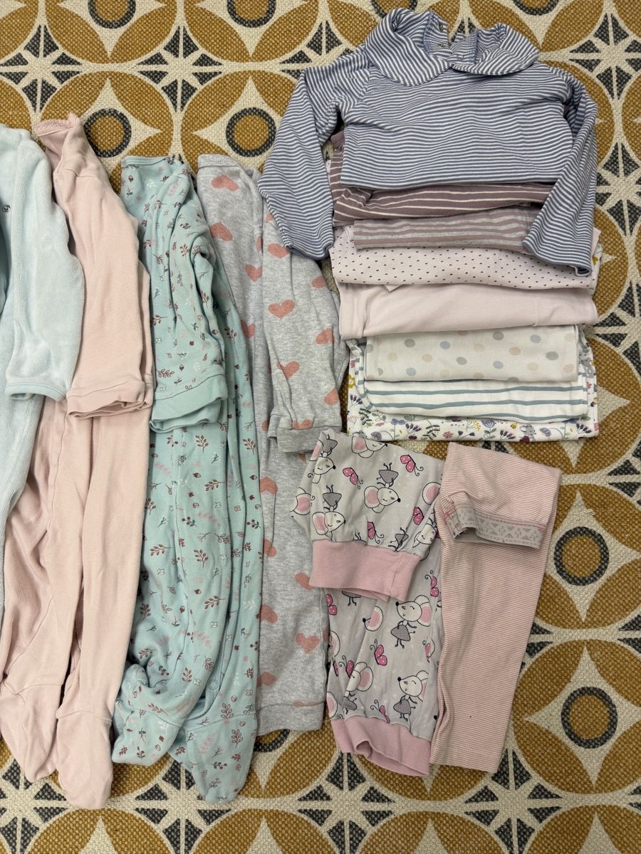 Pyjamas & Ähnliches: Mädchen Pyjamas Grösse 86 guter Zustand – Gebraucht aus Oberrohrdorf von Rgf_b21 2