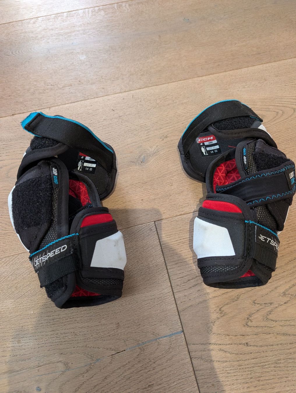 Ccm Protezioni & Imbottiture: CCM JetSpeed FT680 Ellbogenschoner Junior Large – Nuovo (secondo la descrizione) da Gerlafingen venduto da Cooper74 1