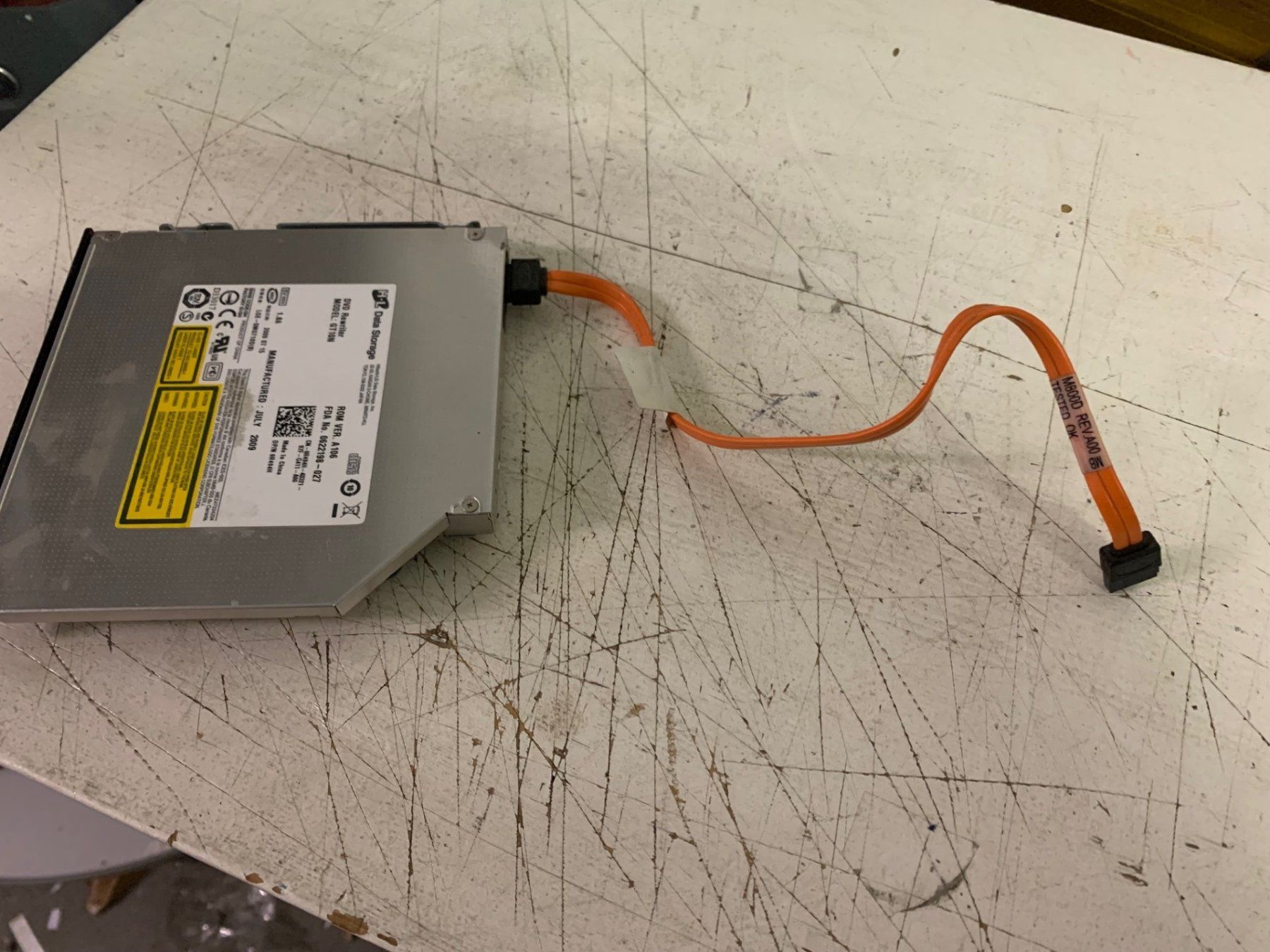 PC: H-L Data Storage DVD Rewriter Model GT10N – Usato da Emmen venduto da newdeal1970 4