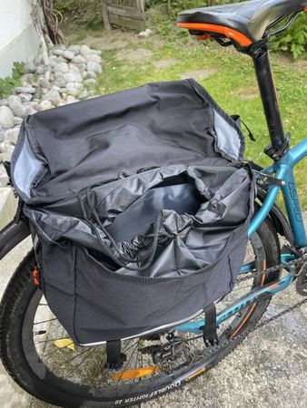 Gepäckträgertasche 2-in-1 für Velotour im Sommer, Fabrikneu