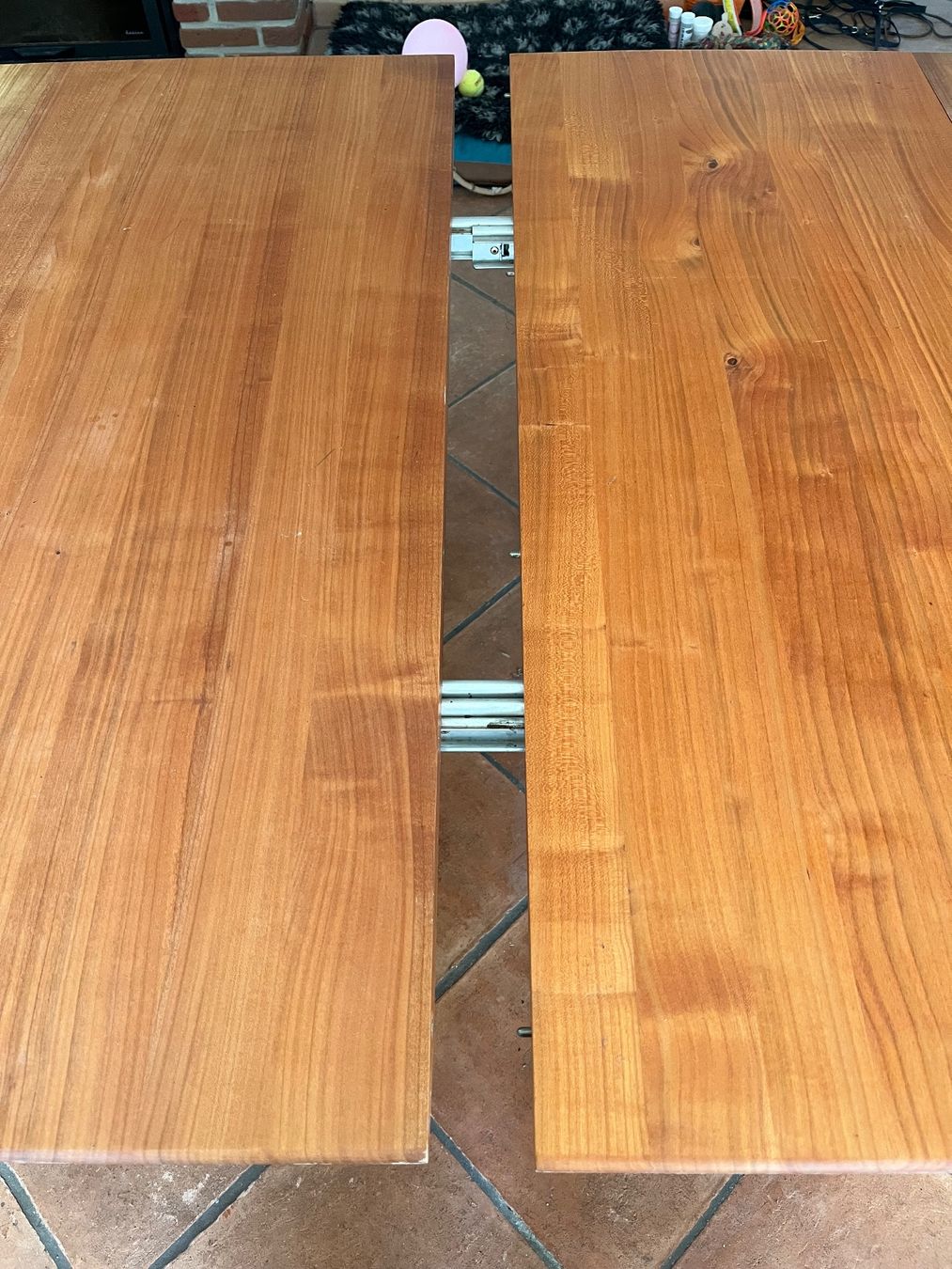 Tables: Kirschbaum-Tisch: mit 2 Zusatz-Tischplatten, verschraubt – D'occasion à Nennigkofen par cha_8dgw 4