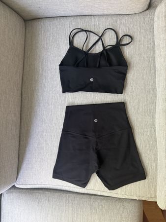 Lululemon sport set (shorts + top) like new! (size XS / 4)
