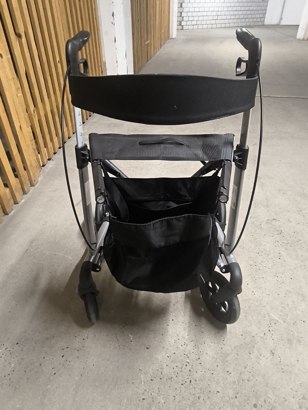 Gehhilfen: Rollator Vital Plus 62 – Gebraucht aus Allschwil von BezoBezo 4
