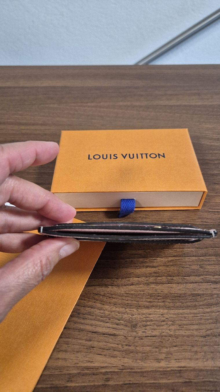 Louis Vuitton Portamonete: Louis Vuitton Kartenetui rose "by the Pool" – Usato da Oberentfelden venduto da Principessa75 3