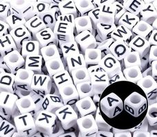 100 Buchstaben Perlen Würfel