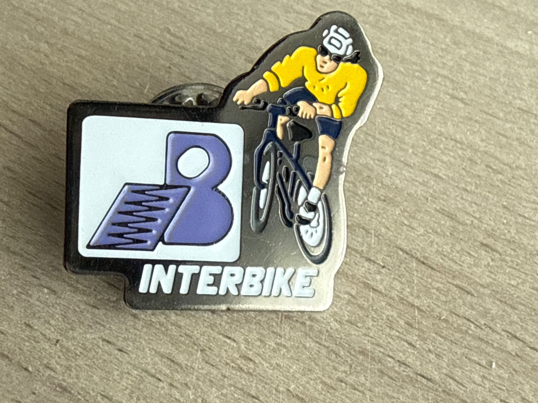 Plaquettes & Badges: Pin  INTERBIKE – D'occasion à Glattbrugg par Schweigmatt