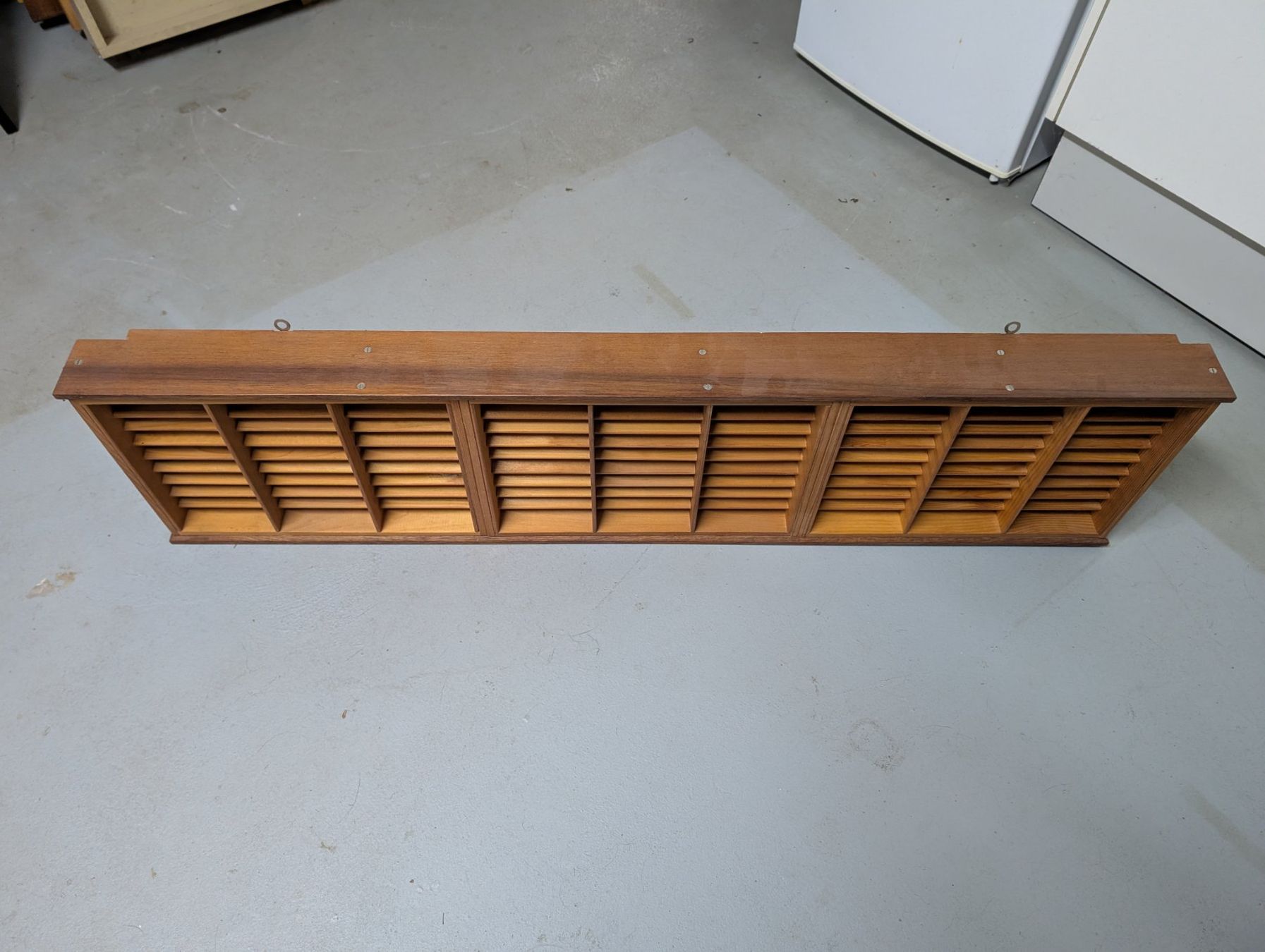 Scaffali: Rangement mural pour cassettes audio – Usato da Delémont venduto da breacH 1