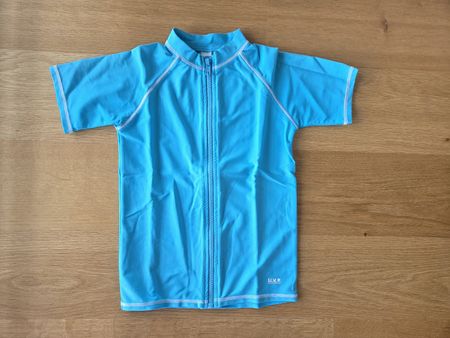 Bade-Shirt Gr. 122/128 mit UV-Schutz, perfekt für den Sommer