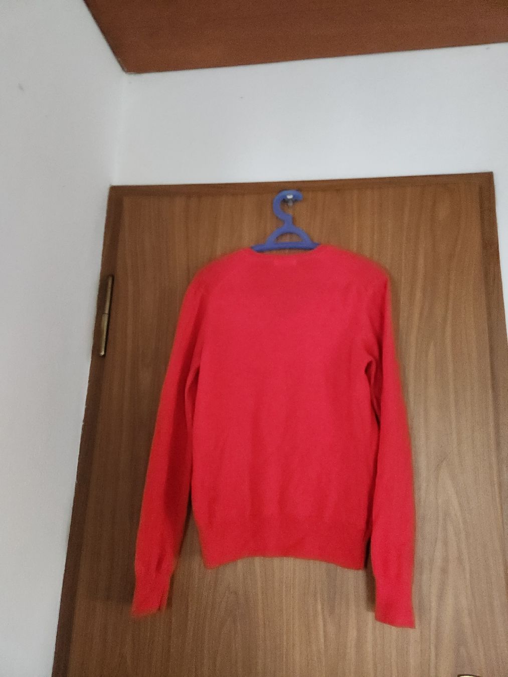 Maglioni & Felpe: Pull Monoprix Premium pur cachemire col V rouge taille M/L – Usato da Niedergösgen venduto da Eva2410 1