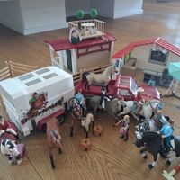Schleich Sammlung Riesenset Pferde Villa Stall Fahrzeuge