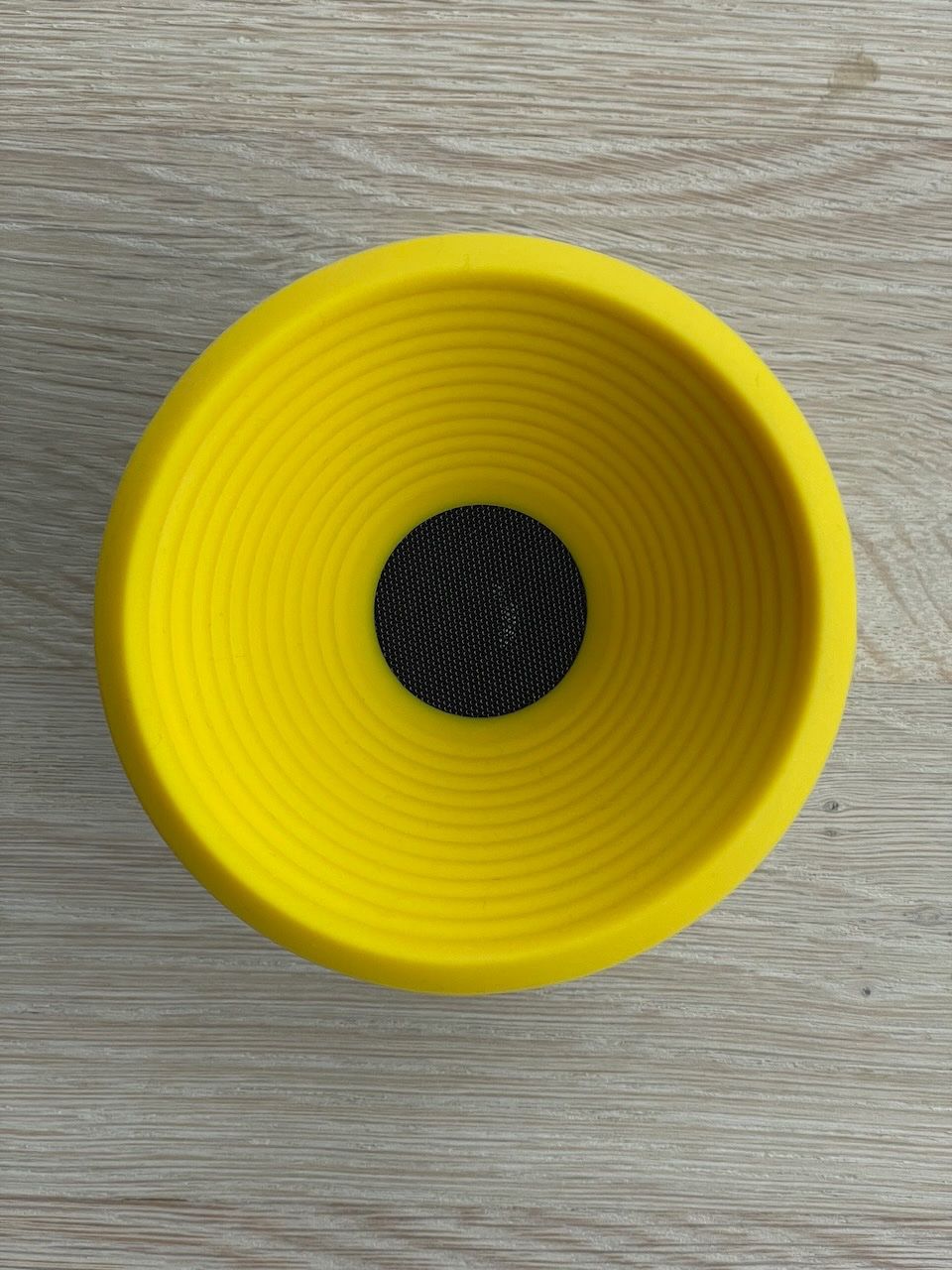 Casse acustiche: KAKKOii WOW Portabler Bluetooth Speaker Gelb – Usato da Zürich venduto da Marfe1 3