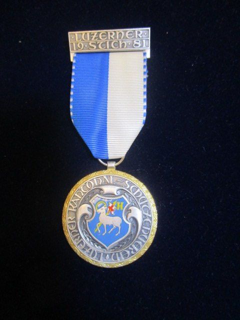 Medaglie: Luzerner Stich 1981 emailliertes Gemeindewappen Hergiswil – Nuovo (secondo la descrizione) da Luzern venduto da Horoskop1