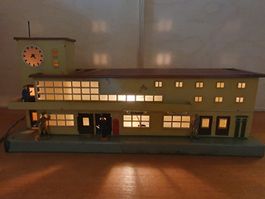 Märklin 418 Bahnhof Friedrichshafen mit Zubehör Spur 00