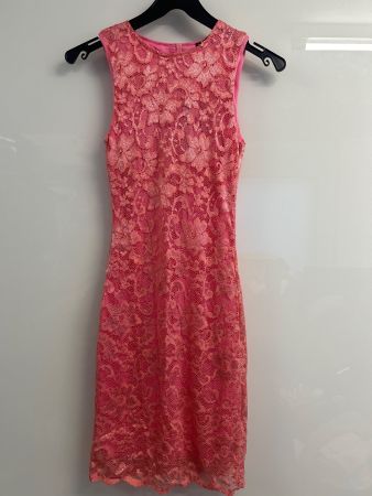 Spitzenkleid Etuikleid Cocktailkleid Rücken offen Gr XS NEU