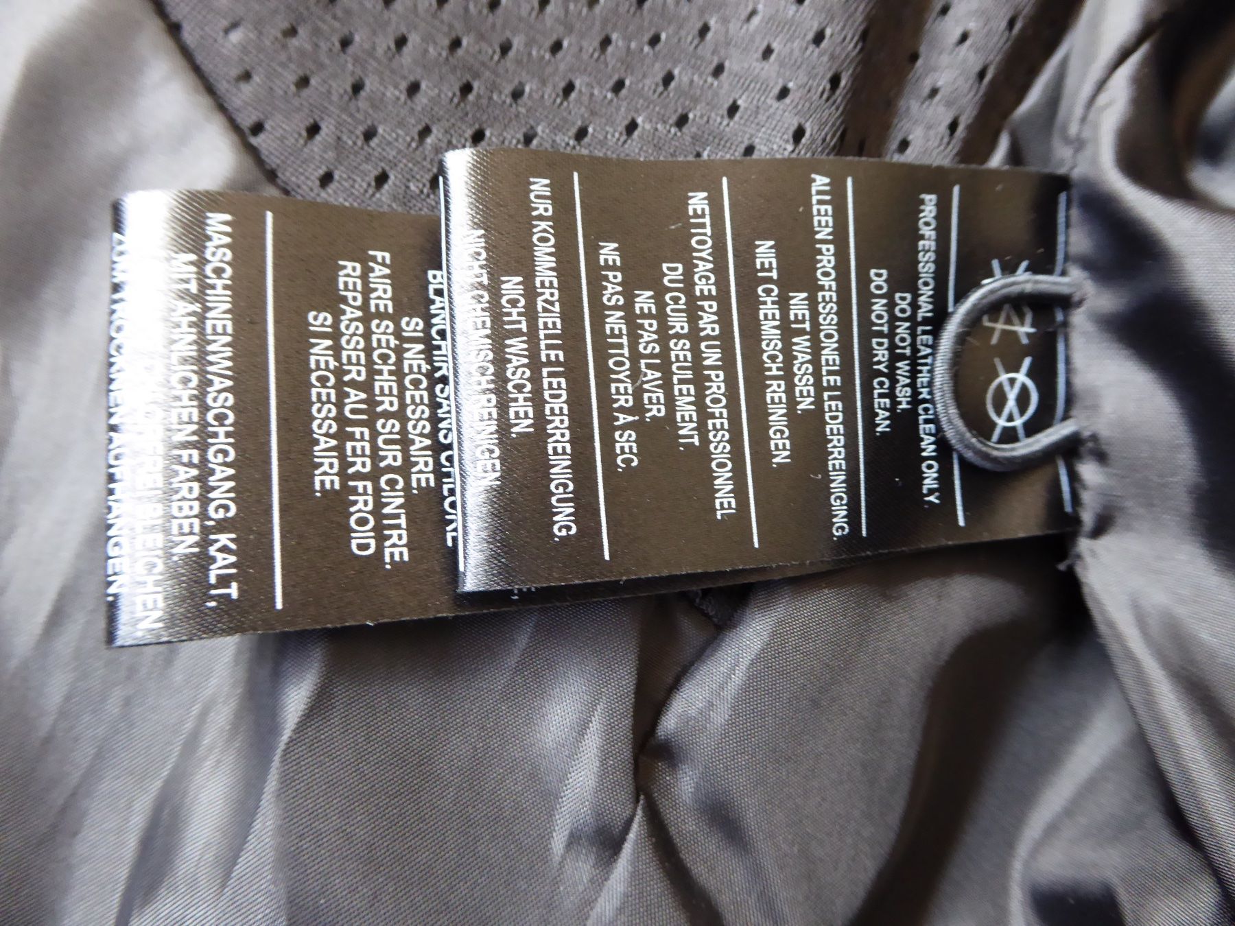 Harley-Davidson Giacche: Harley Davidson Lederjacke mit Innenfutter und Rucksack – Nuovo (secondo la descrizione) da Birrhard venduto da Telemaster1 6