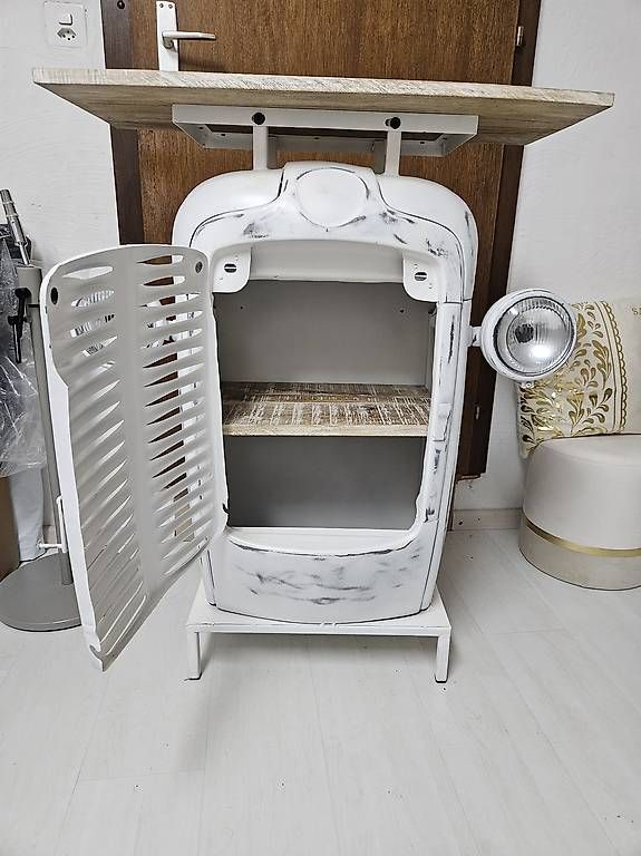 Allestimento di negozi e stand fieristici: Bar meuble tracteur blanc  – Nuovo e nell'imballaggio originale da Massongex venduto da noy_ns9h 1