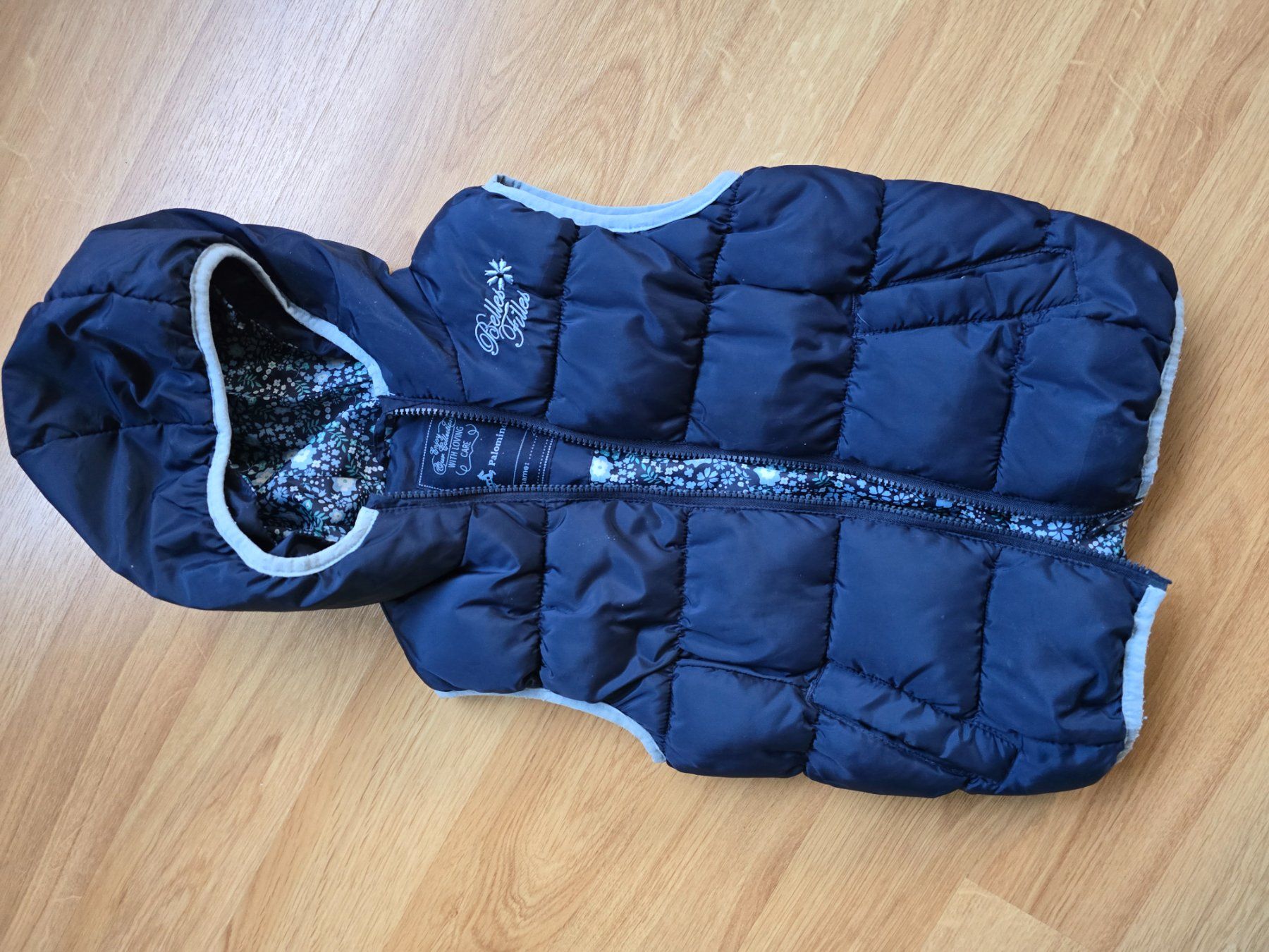 Altro abbigliamento per bambina: Gilet Gr. 122 – Usato da Büttikon AG venduto da Amineah