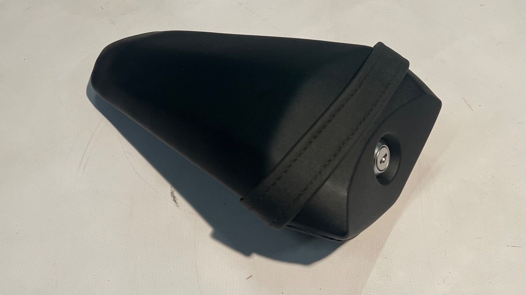 Yamaha Tutti i ricambio per moto: Yamaha R1 Sattel – Nuovo (secondo la descrizione) da Madiswil venduto da mototeile 2