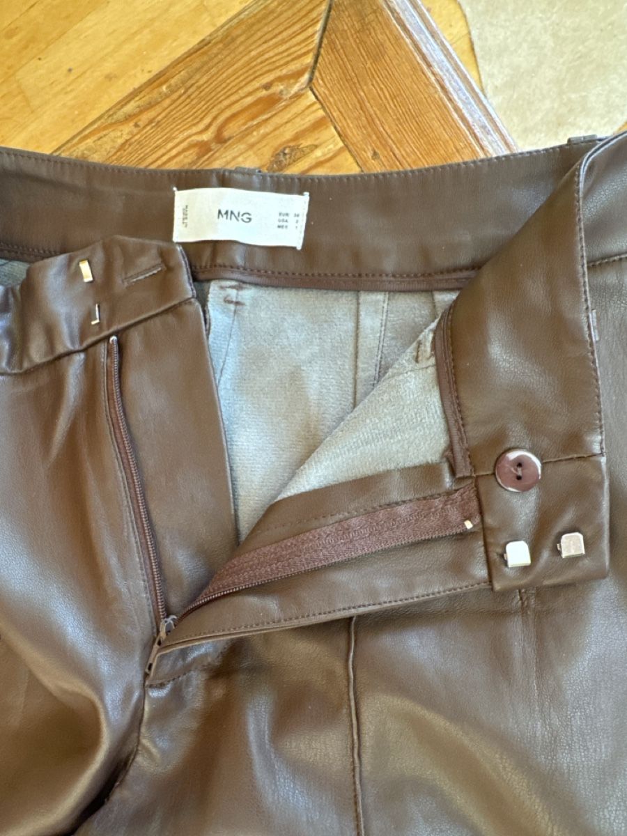 Pantaloni: MNG Lederimitat Hose braun Gr. 34 – Usato da Mauren venduto da ducducturi 1